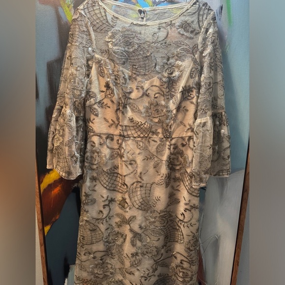 Adrianna Papell Women's Bell Sleeve Rosie Embroidered Sheath Dress NWT - Picture 3 of 8